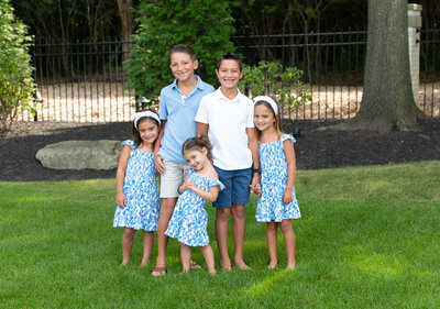 family of 5 children in backyard for family photo, pepper pike,  ohio family