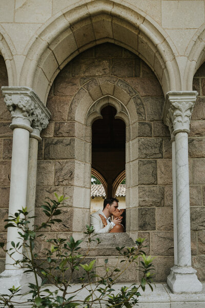 OSHEEN-TOMMY-MET-CLOISTERS-ENGAGEMENT_PHOTOS_BY_MARIA_B_LUNG_0120