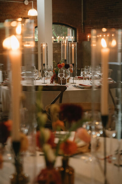 minimalist summer wedding at entrepot dominion montreal