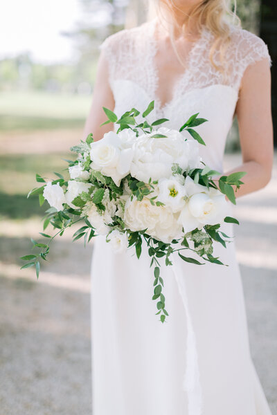 Wedding photography of the bride's bouquet