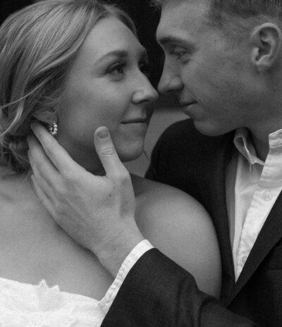 Alabama Wedding Photography that focuses on documentary and editorial photographs while staying true to color.