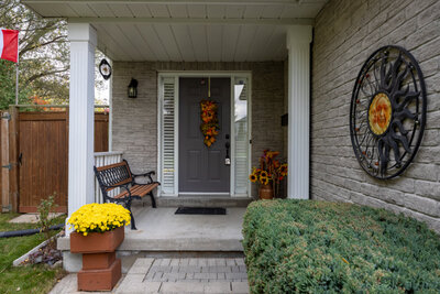 964 Grandlea front porch (1)