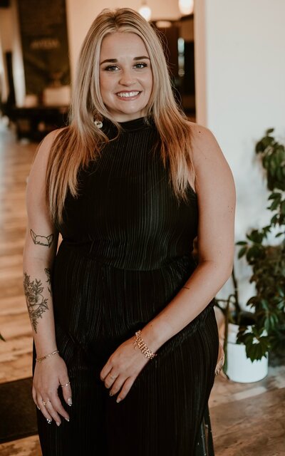 Jeny is a 2018 Lake Area Tech graduate with 7+ years of salon experience, specializing in red color transformations and balayage. Book your appointment with Jeny at Tailored + Co in Watertown, SD, and leave feeling confident, refreshed, and completely yourself.