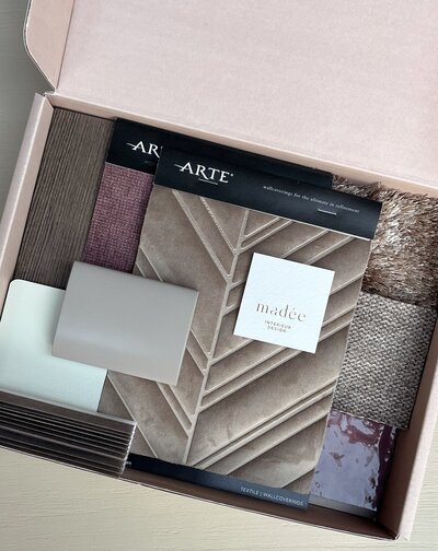 Materialenbox met stalen zoals behang en raambekleding
