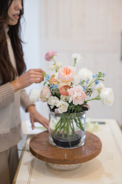 Loose and airy wedding bouquet using StemSlider