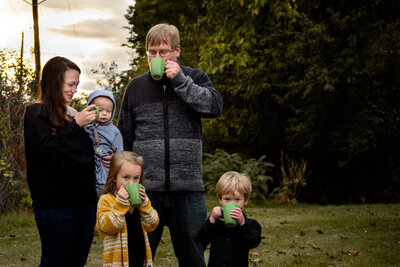 FAMILY PORTRAIT DOCUMENTARY FAMILY PHOTOGRAPHY BACKYARD SESSION WISCONSIN FALL FAMILY LA CROSSE WISCONSIN SUNSET SESSION