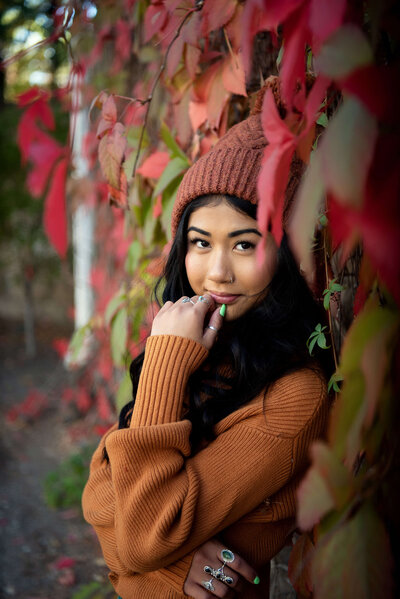 fall-high-school-senior-photo-leaves