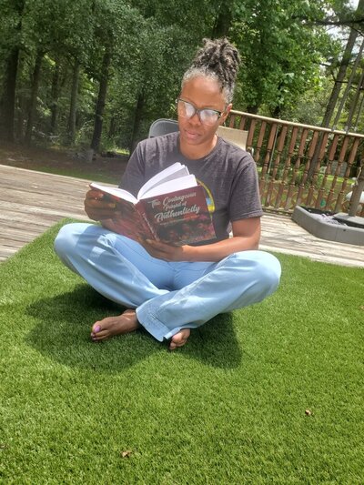 reading-The-Courageous-Pursuit-of-Authenticity(1)