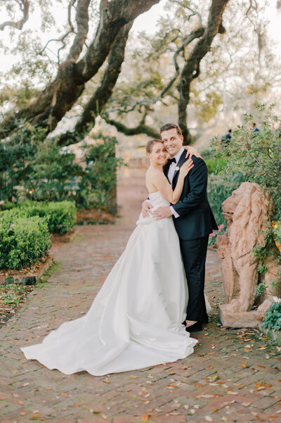 Wedding photographer Sarahdipity Photos at Cummer Museum of Art & Gardens Wedding wtih Tara Lee of Lovelee Events with Chefs Garden Catering