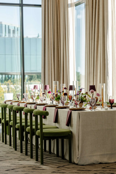 Bride and groom by the reflecting pool at Larz Anderson House in Washington DC, with the bride holding a classic white bouquet. Luxury wedding flowers by Springvale Floral, editorial floral design serving DC, Virginia, and Maryland.
