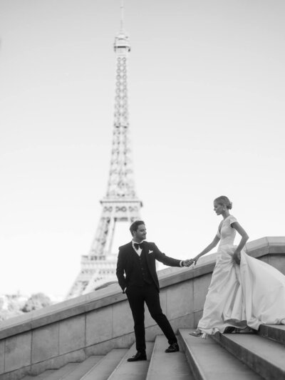 une mariée avec ses demoiselles d'honneur