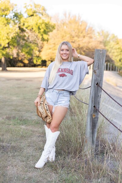 Senior portrait photographer near Dallas specializing in natural, stylish brand and senior photography for high school and college graduates.
