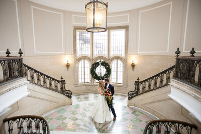 Photo links to the winter styled wedding shoot at The Armour House in Chicago