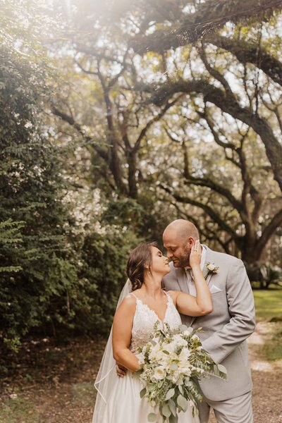 couples portraits in the woods