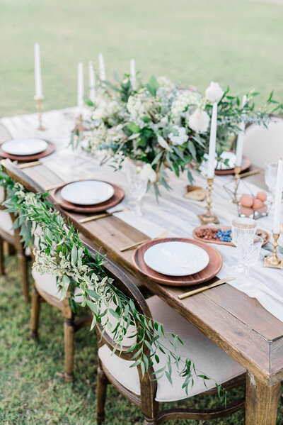 wedding-florist-phoenix-chair-greenery