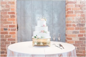 huguenot loft wedding cake
