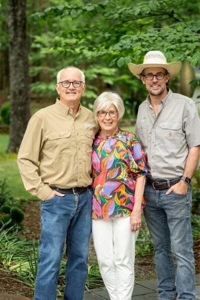 better-lawns-hero-munsey-family-team-photo