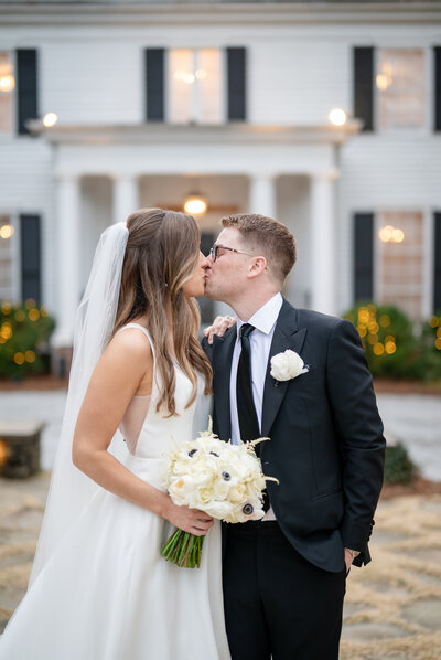 Allie Goodspeed is a wedding photographer based out of Austin, Texas serving Texas and beyond.