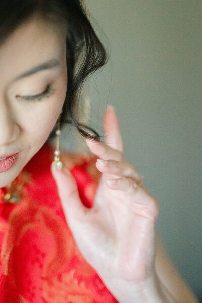 Hakone Garden wedding photo by a multicultural wedding photographer based out of San Diego. Photo by Amy Huang Photography