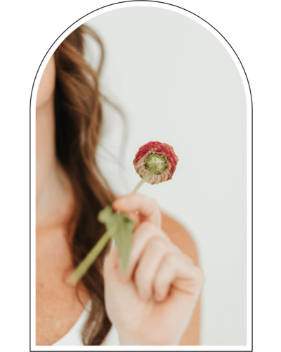 elizabeth holding flower