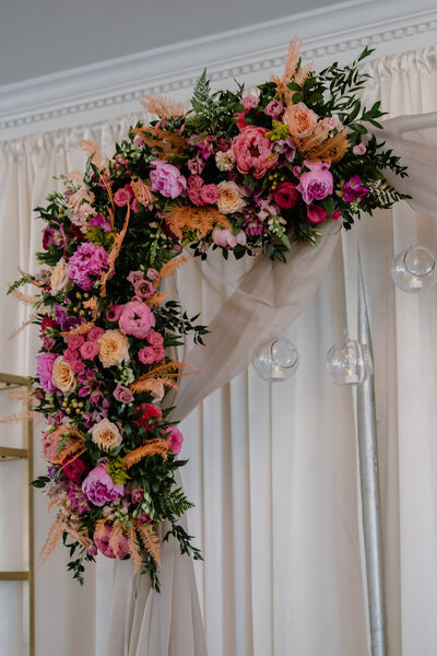 Just Bloom'd Weddings is a bespoke wedding and event florist located in Sudbury, MA. We have provided beautiful wedding floral designs for couples in New England for over 35 years.