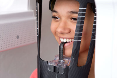 Experience the benefits of digital X-rays for orthodontic care in Bryan TX. Get precise, clear images with less radiation and faster results for better treatment planning. Contact us to learn more!