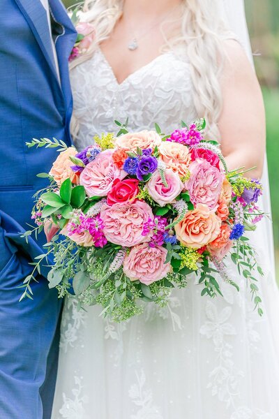 Colorful floral bouquet | Montgomery Alabama Wedding Photography by Amanda Horne