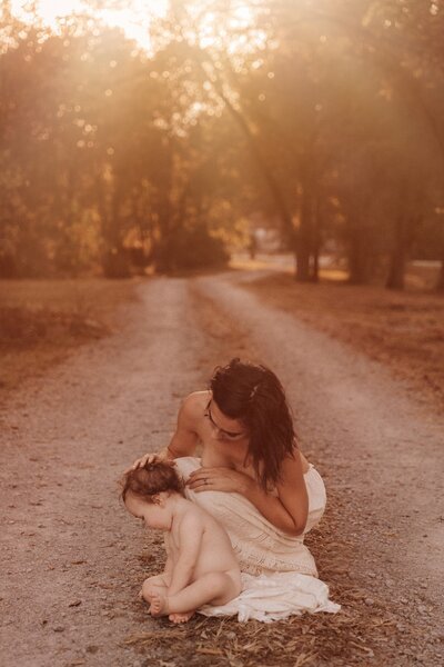 Outdoor breastfeeding Photography lifestyle portrait session