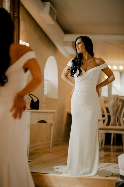 Elegant Bella Terre Vineyard wedding near Omaha, NE, blending luxury and rustic charm. Bride and groom celebrate amidst picturesque vineyard views and timeless architecture, captured by Tori Nichole Photography. A stunning setting for couples seeking a unique and sophisticated venue in the Omaha and Iowa region.