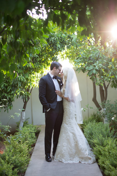 El chorro lodge El chorro wedding Lincoln road Paradise valley wedding Scottsdale wedding Flower studio Glamour and wood Celebrations in paper Stephanie fay photography Ruze cake house La tavola linens