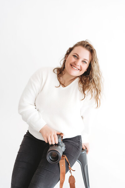Ashtyn Kohler Photography specializes in newborn and family photography in Olympia, Washington, and surrounding areas. Capture timeless, light, and airy portraits that beautifully preserve the fleeting moments of your baby's early years with a natural, heartfelt approach.
