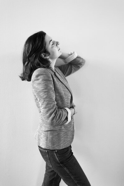 Black and white photo of Andrea Shah, a copywriter