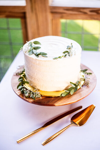 Elegant table setting at barn venue in Georgia