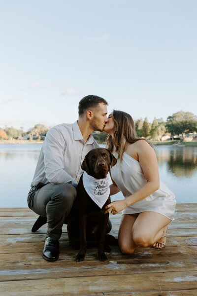 couple kissing