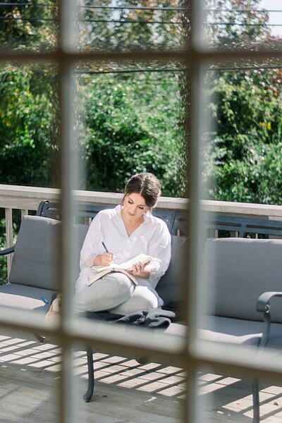 Exchanging-Letters-Wedding-Day