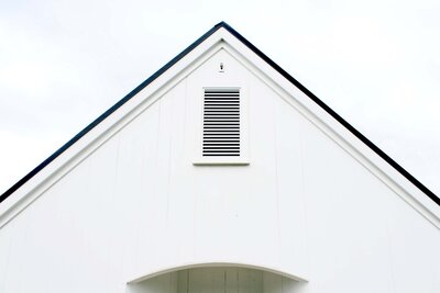 west-south-white-stucco-cottage-gable-design