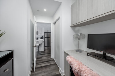427-50 Lakebreeze bdrm 2 office (3)