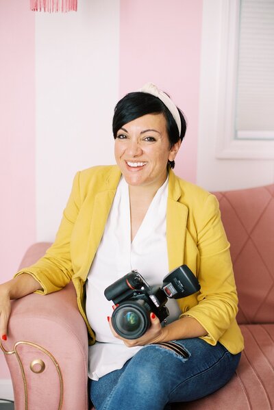 Dolly DeLong a Nashville Branding Photographer takes headshots at the Nashville Pinky House