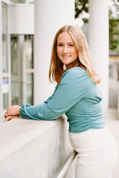 BEMIDJI_MN_SUMMER_DOWNTOWN_SENIOR_SESSION