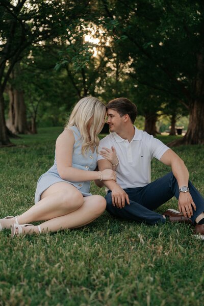 Photo session for an engaged couple at a Nashville park 