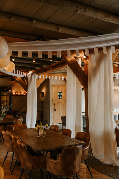 Styling Met liefde geregeld trouwen bij het Ruiterhuys, SwoonPhotography