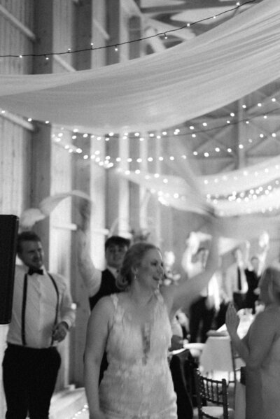 Full day documentary wedding photography of a beautiful and atmospheric private estate wedding in Salo by wedding photographer Hannika Gabrielsson