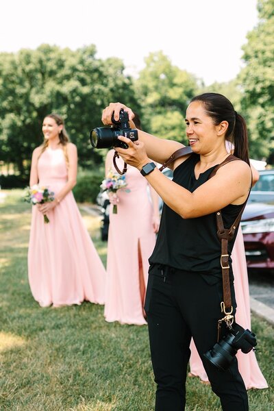 Best Bloomington Indiana Wedding Photographer Mika LH Photography in action
