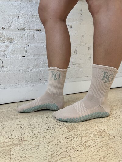 true40 sticky socks