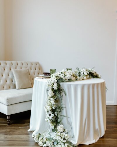 Tablescape at Sorelle Wedding and Event Venue in Thomas, Oklahoma.