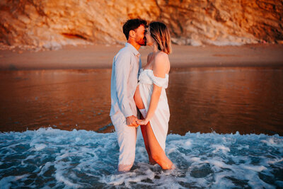 photographe couple pays basque landes biarritz - seance photo lifestyle plage couple - Charline Photography