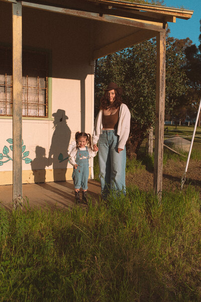 Perth photographer Em with her daughter