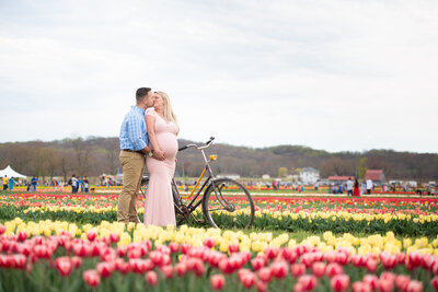 rachel-sean-spring-maternity-session-holland-ridhe-farms-imagery-by-marianne-2019-40