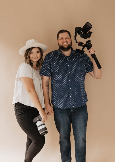 Arizona wedding photographer and videographer team Cam and Larisa