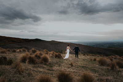 Engagement + Couples sunset shoot at the Port Hills by Tracey Allsopp Photography